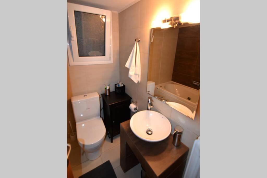 אתונה Georgia'S Cozy Apartment In Koukaki מראה חיצוני תמונה