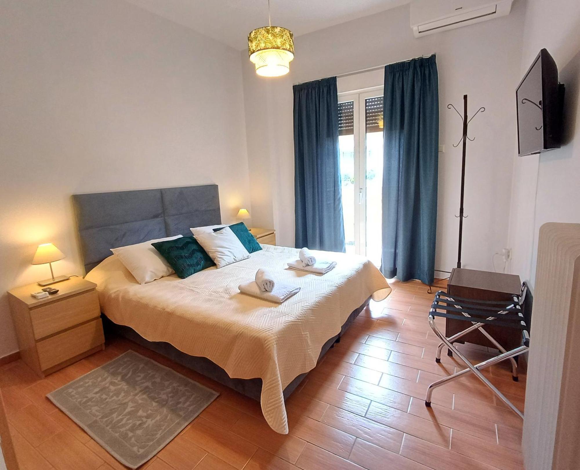 אתונה Georgia'S Cozy Apartment In Koukaki מראה חיצוני תמונה